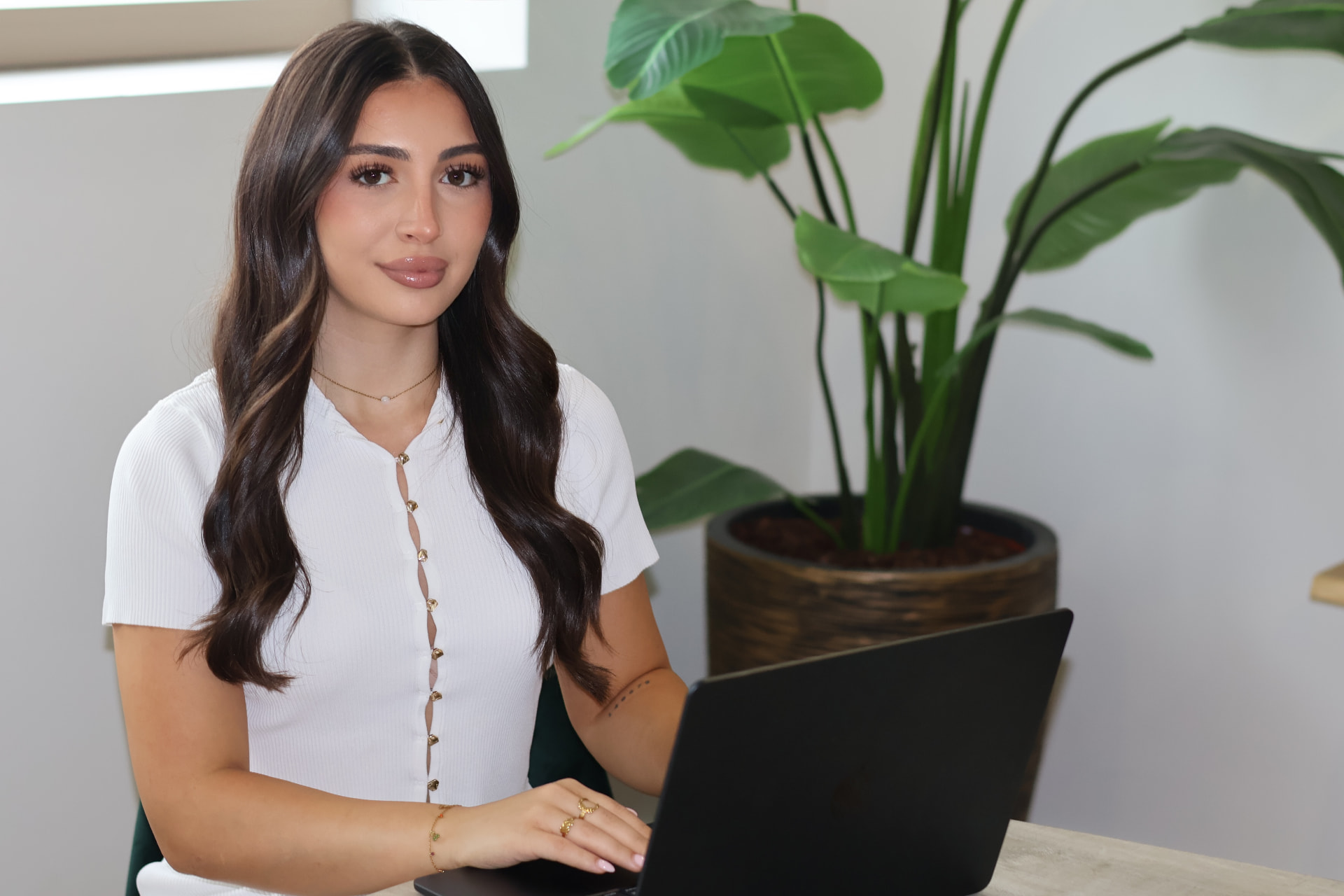 Emine Gundogdu van Personeel Select aan het werk